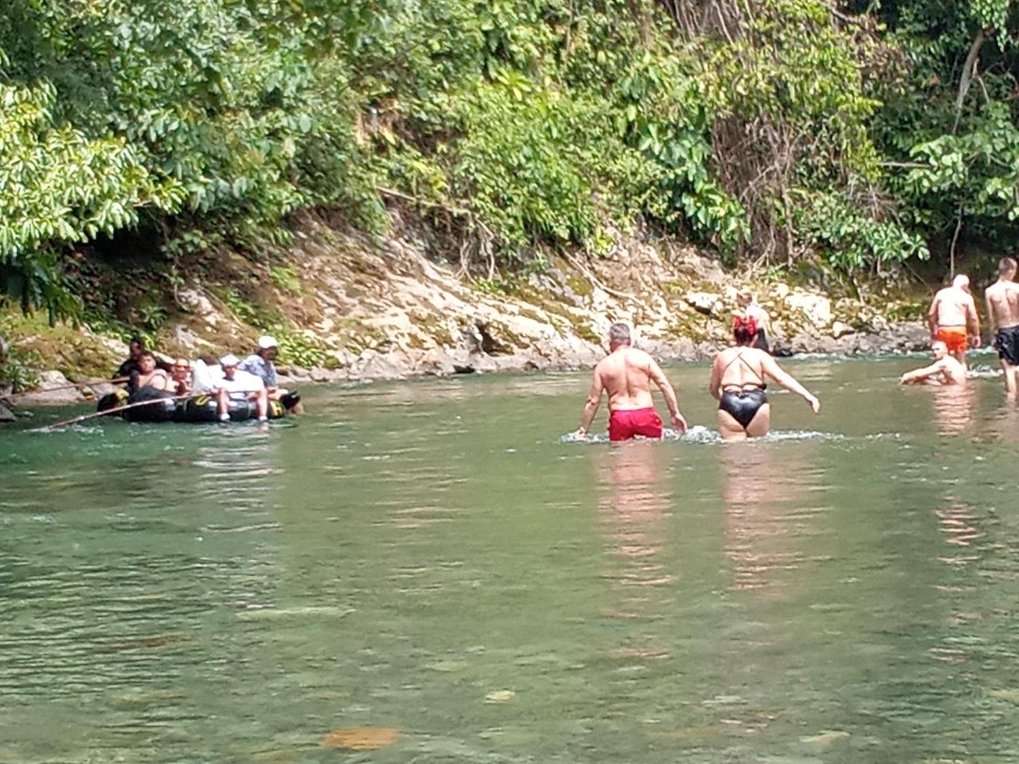 Jungle Treking & Jungle Tour If You Want To Stay Here,You Must Book Treking Only With Us Bukit Lawang Exteriér fotografie